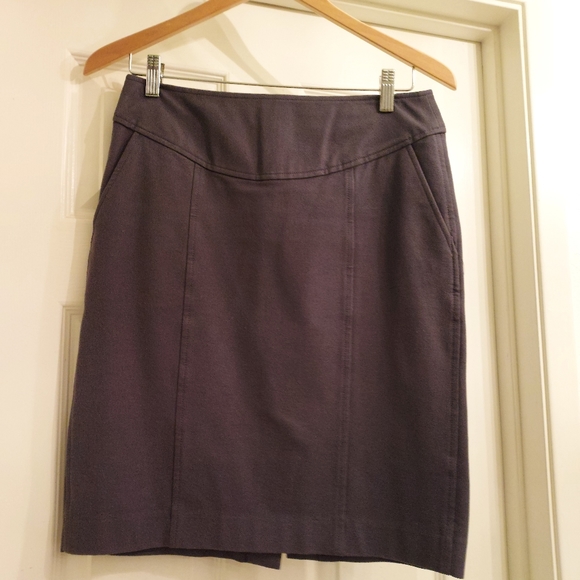 EUC Banana Republic stretch skirt, grey, size 4 - Picture 1 of 7